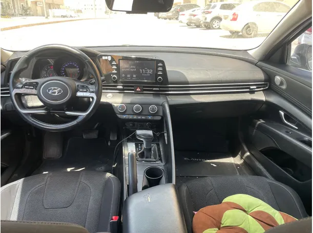 Car image 18