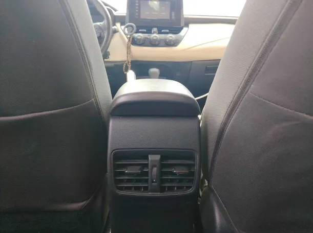 Car image 26