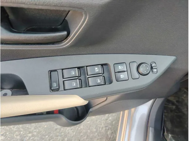 Car image 34
