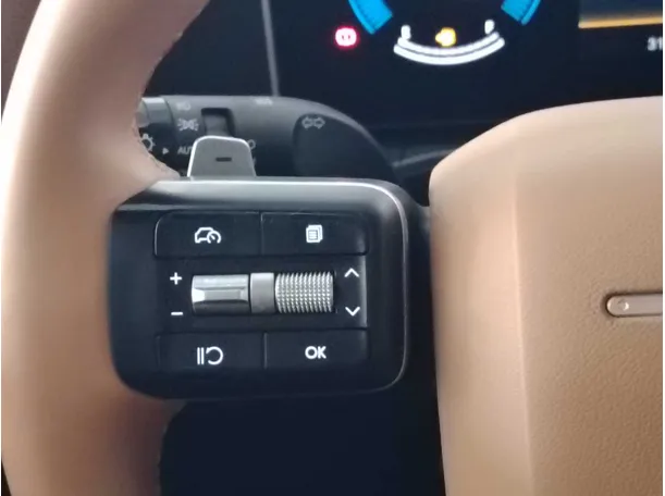 Car image 27