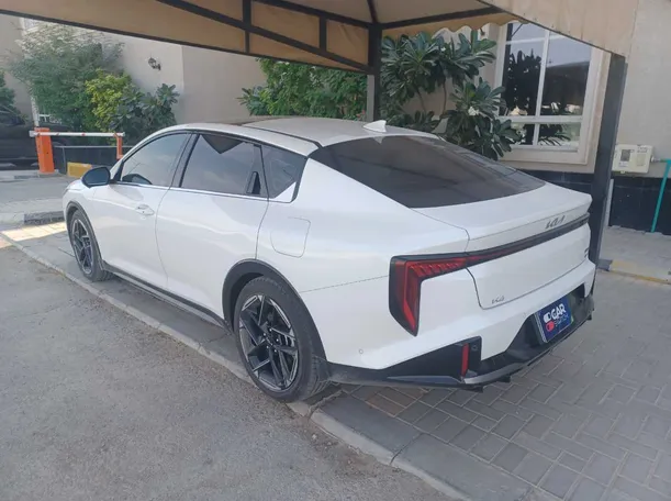 Car image 7