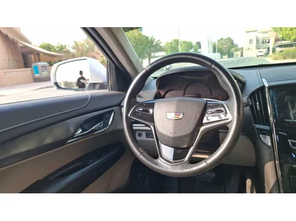 Car image 18