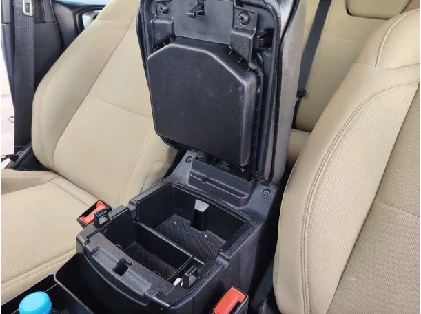 Car image 40