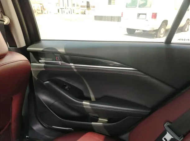 Car image 38