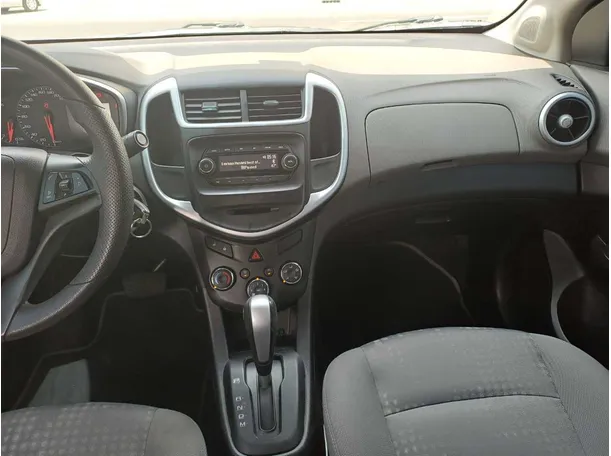 Car image 16