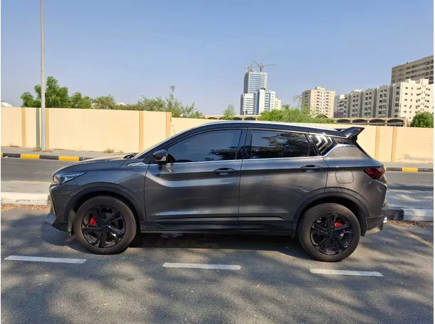 Car image 8