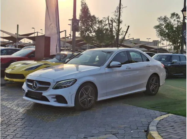 2020 مرسيدس C200 في الإمارات