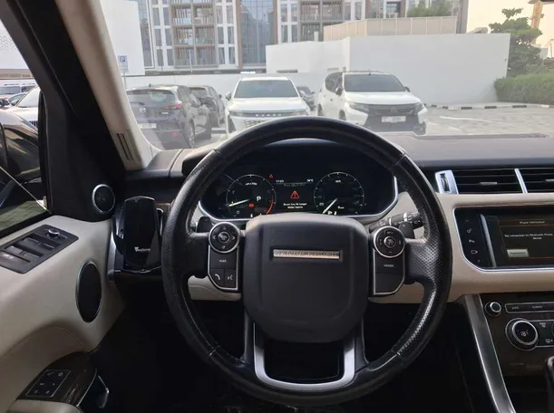 Car image 19