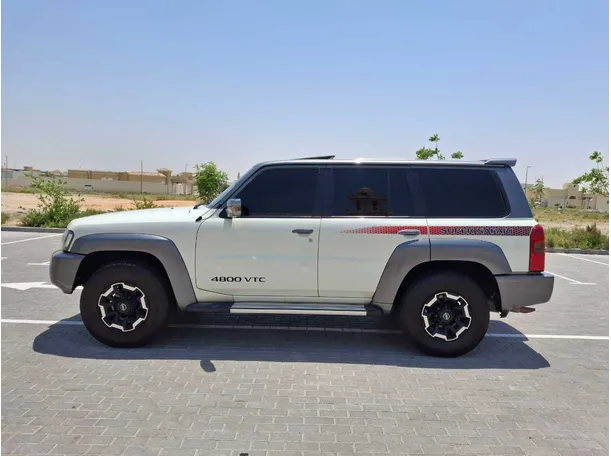 Car image 8