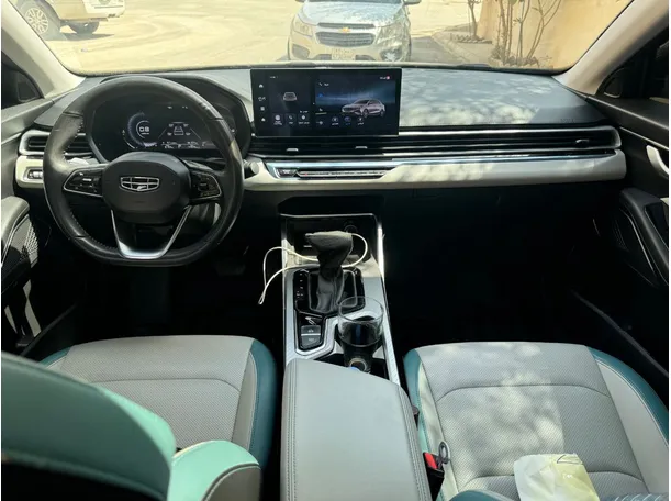 Car image 17