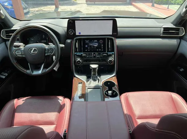 Car image 17