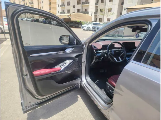 Car image 11