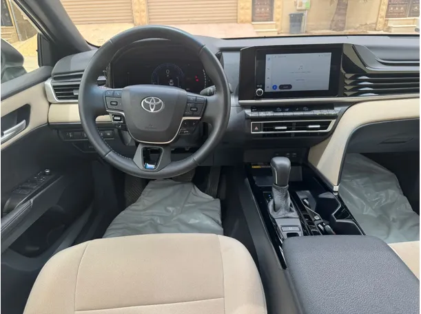 Car image 16