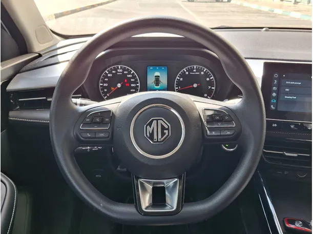 Car image 16
