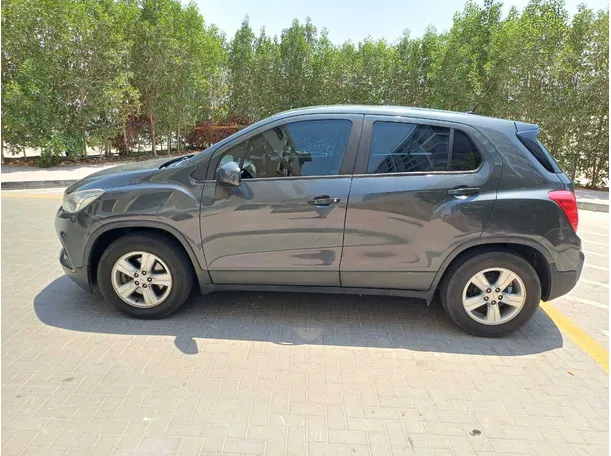 Car image 8