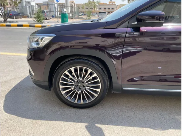 Car image 9