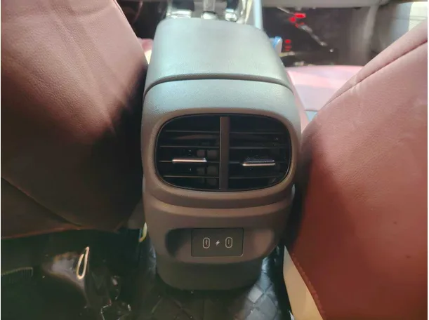 Car image 34