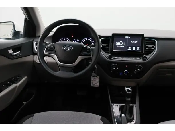 Car image 15