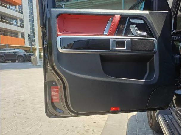 Car image 10