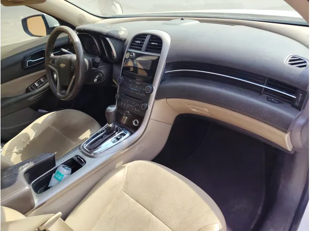 Car image 14