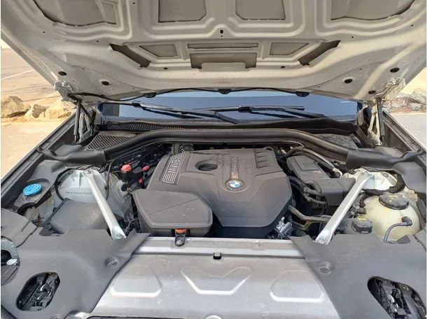 Car image 26