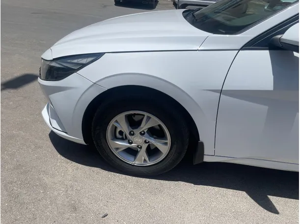 Car image 9