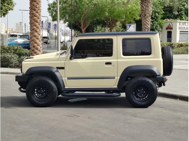 Car image 8