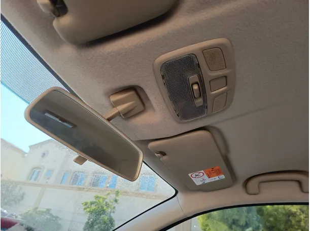 Car image 27