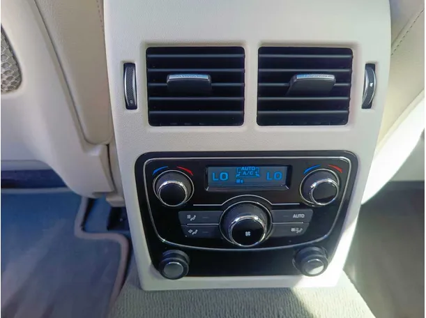 Car image 33