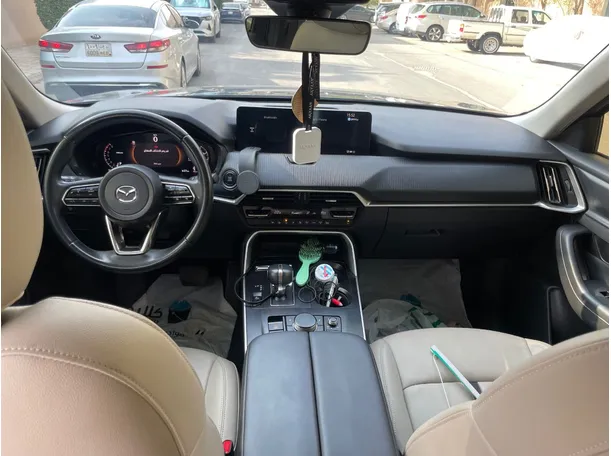 Car image 17