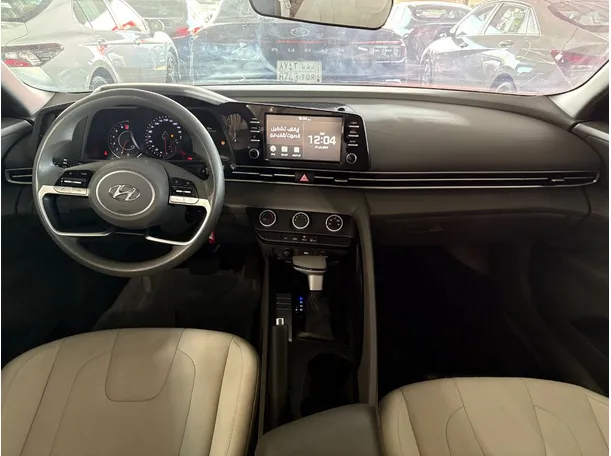 Car image 17