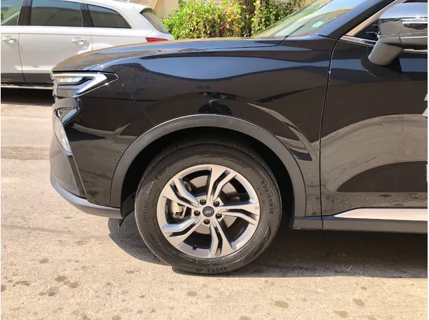 Car image 9