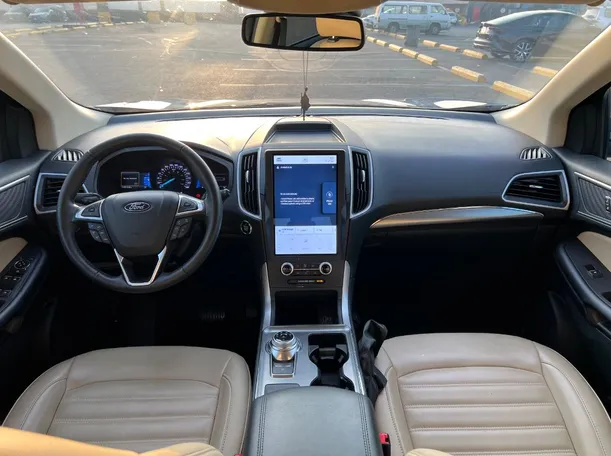 Car image 15