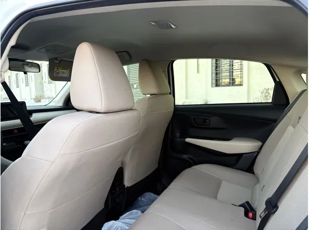 Car image 17