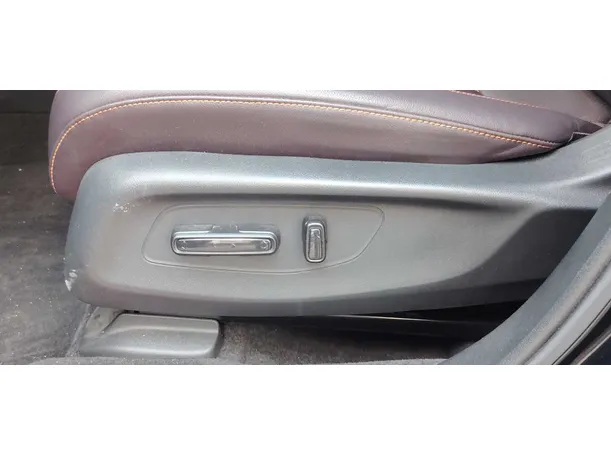 Car image 29