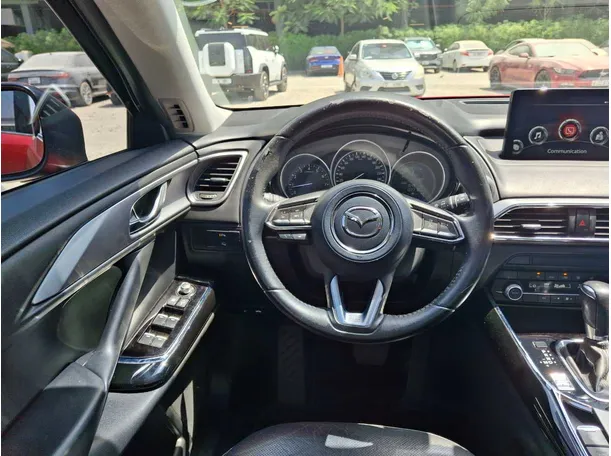 Car image 17