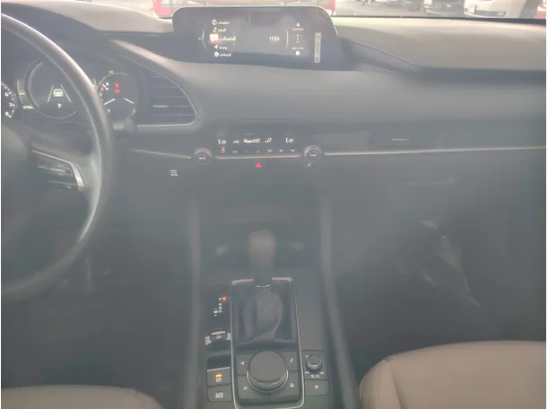 Car image 19