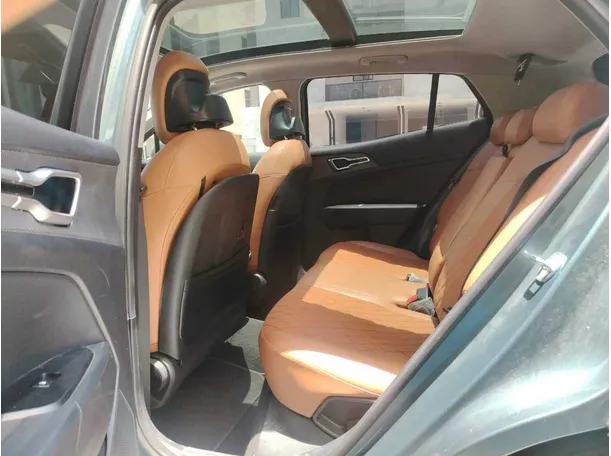Car image 20