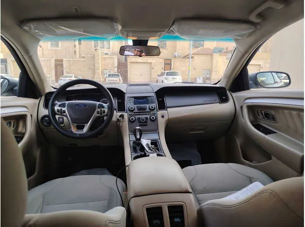 Car image 17