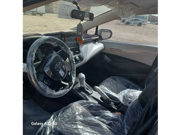 Car image 13