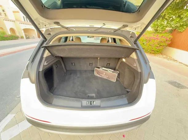 Car image 33