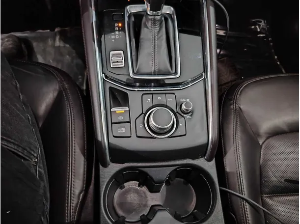 Car image 24