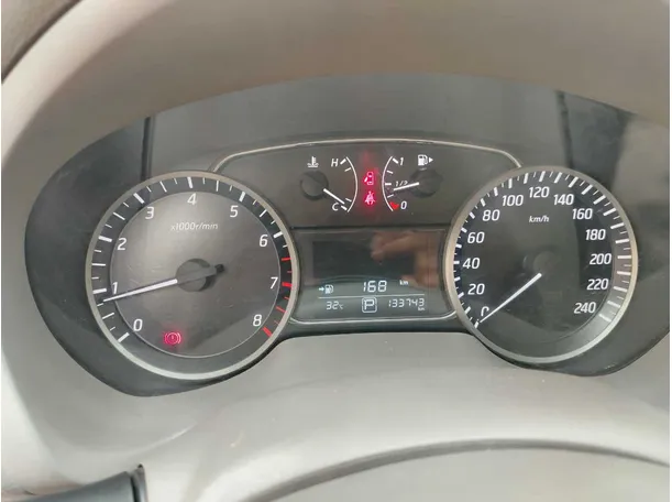 Car image 27