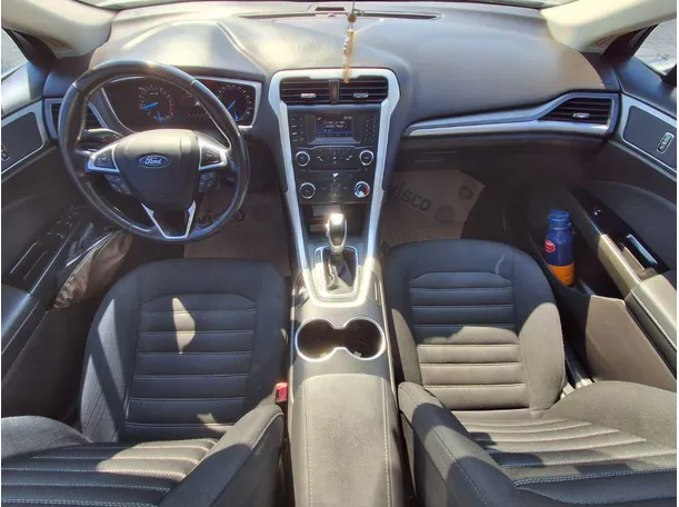 Car image 14