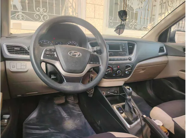 Car image 23