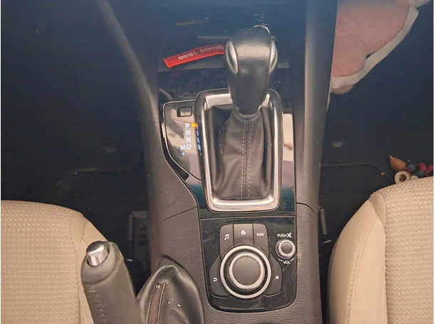 Car image 16