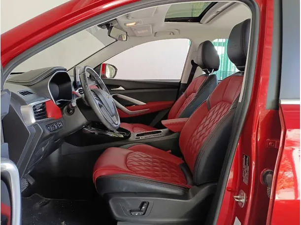 Car image 12