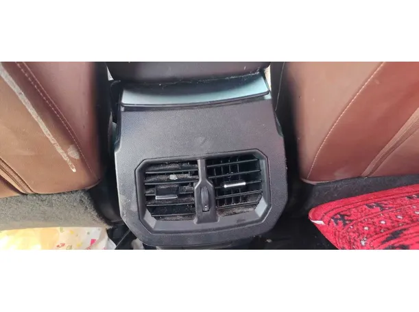 Car image 27