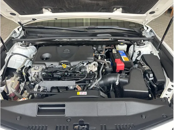 Car image 18