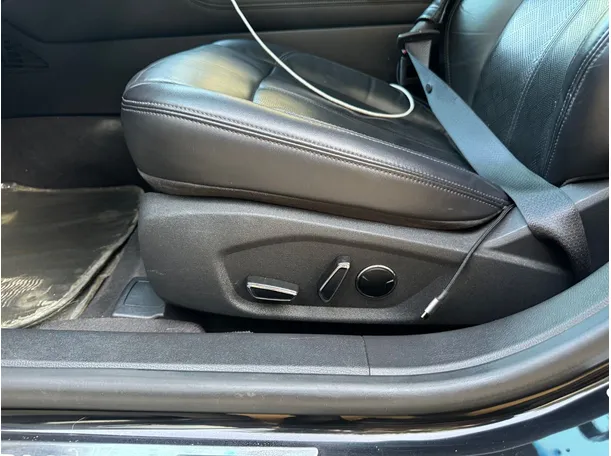 Car image 22